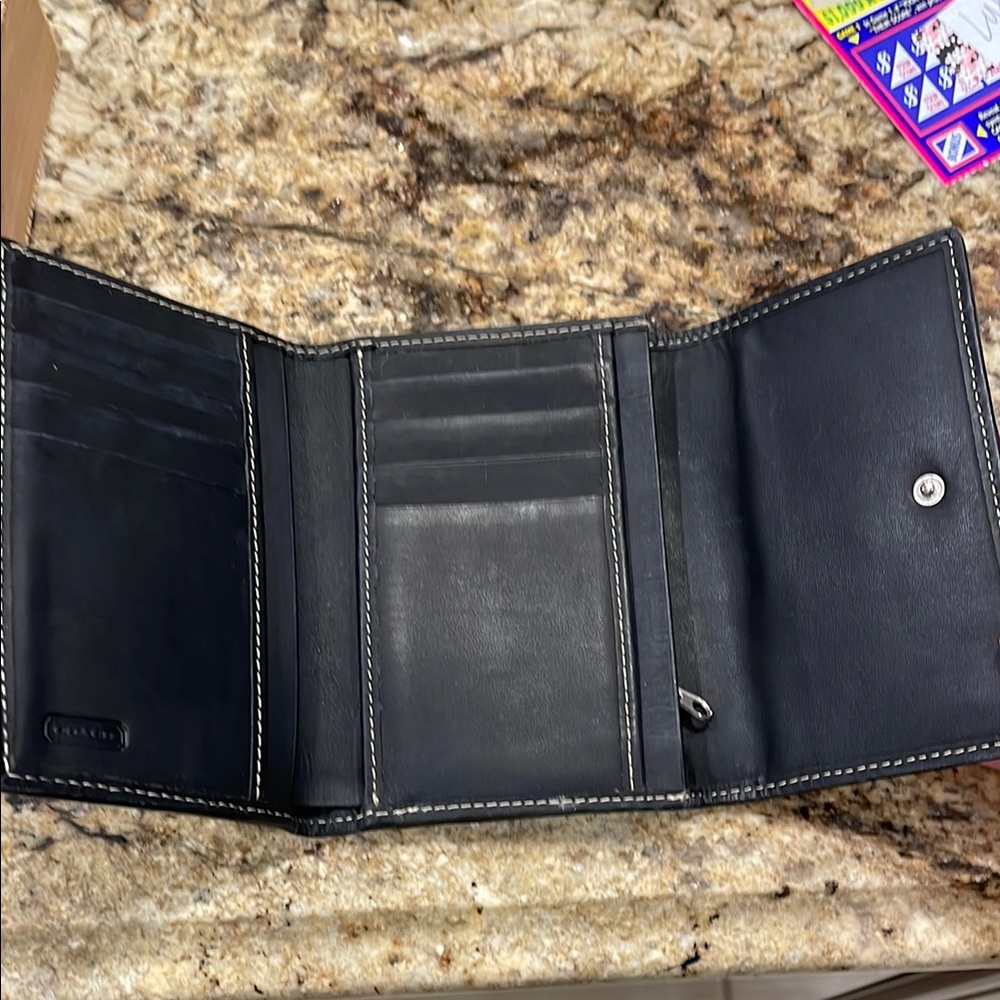 Coach SignatureTri-Fold Wallet - Picture 3 of 9